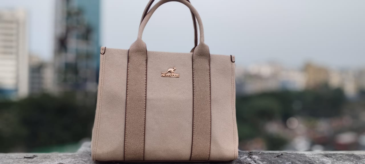 Elegant Ladies Hand Bag